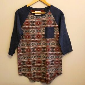 On the Byas Quilt-like Pattern 3/4 Length Tee | Med Unisex